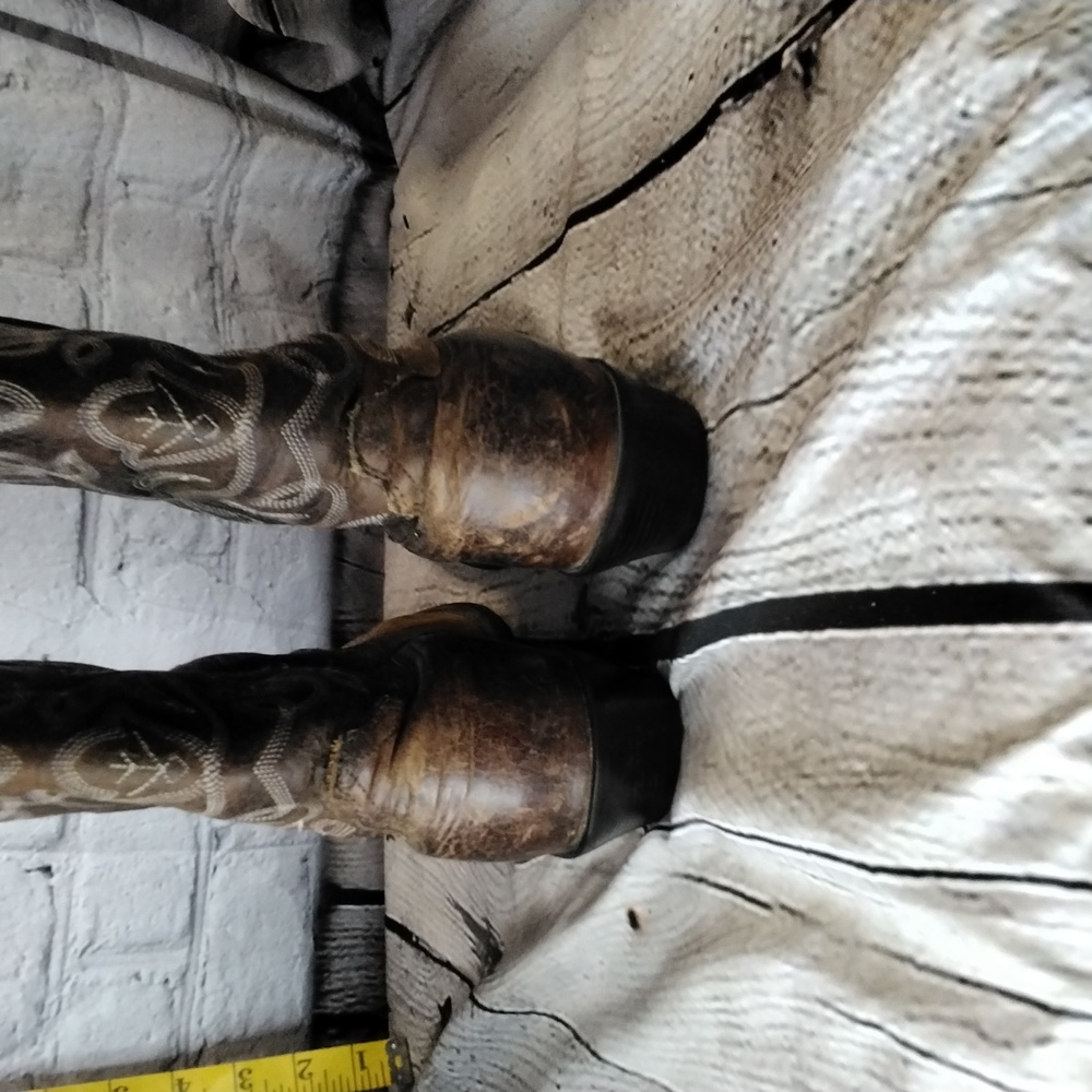 Ariat western boots - Picture 4 of 9